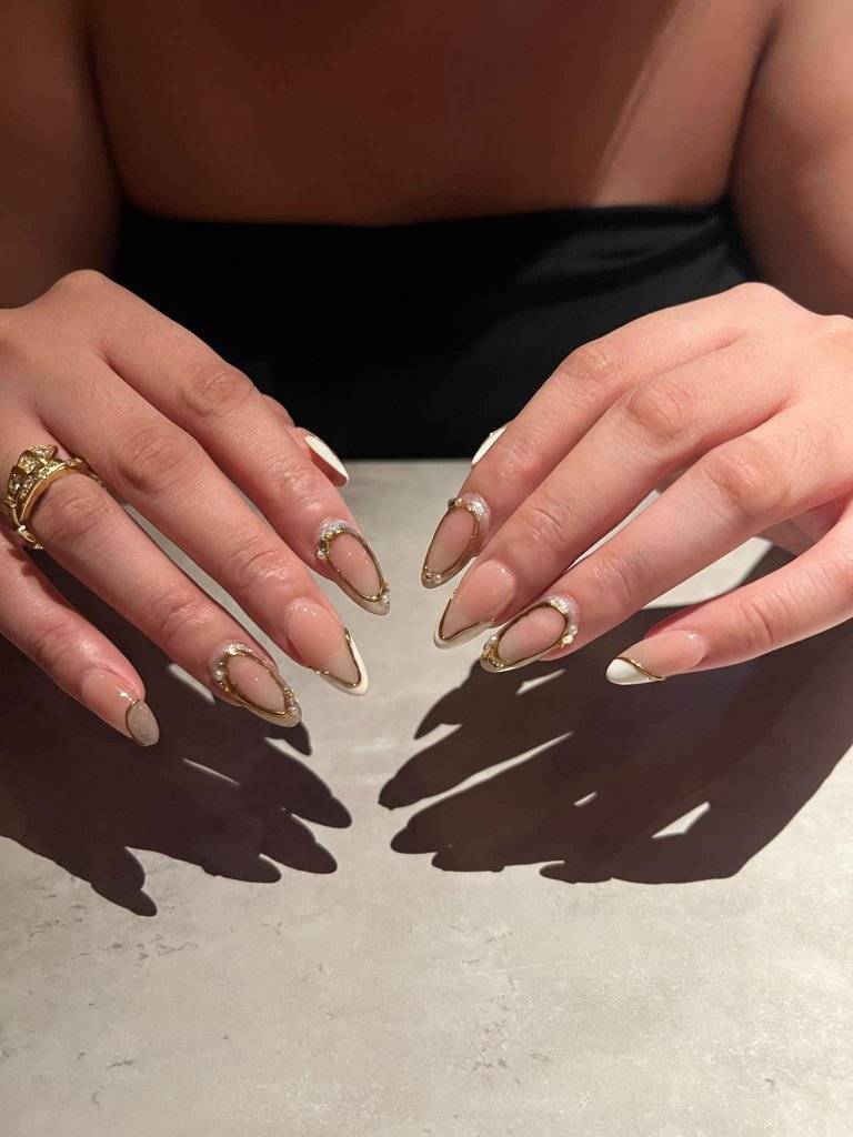 Pearl & Gold Contours ✨