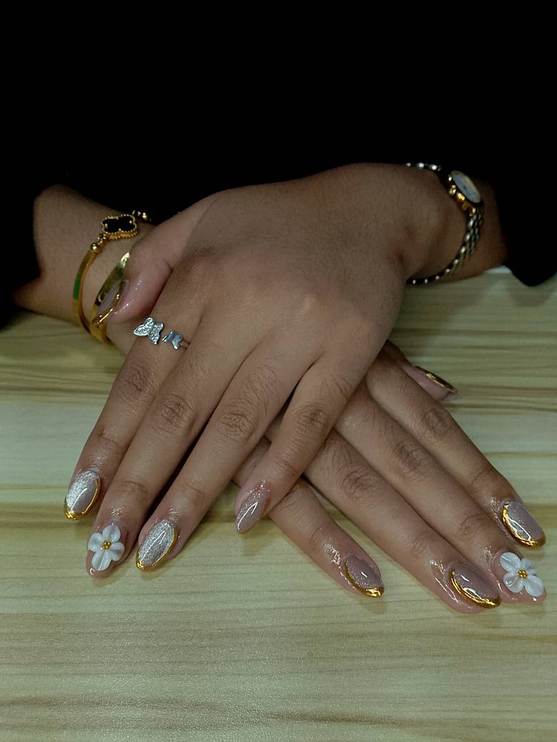 Gilded Floral Pearl ✨