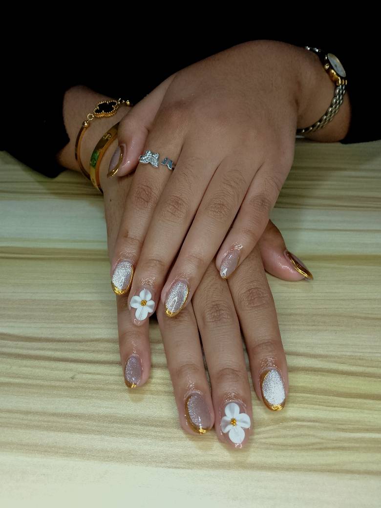 Gilded Floral Pearl ✨